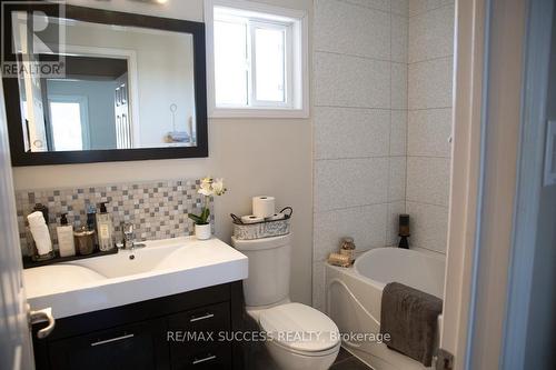 6643 Mockingbird Lane, Mississauga, ON - Indoor Photo Showing Bathroom