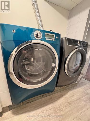 6643 Mockingbird Lane, Mississauga, ON - Indoor Photo Showing Laundry Room