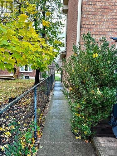 6643 Mockingbird Lane, Mississauga, ON - Outdoor