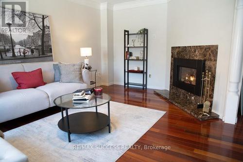 6643 Mockingbird Lane, Mississauga, ON - Indoor Photo Showing Living Room With Fireplace