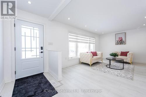 105 AVONDALE BOULEVARD  Brampton, ON L6T 1H5