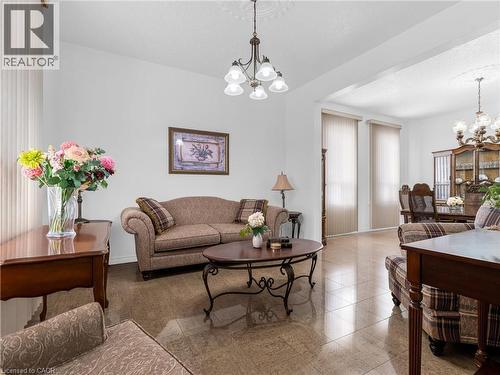 93 Murray Street E, Hamilton, ON - Indoor Photo Showing Living Room