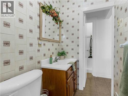 93 Murray Street E, Hamilton, ON - Indoor Photo Showing Bathroom