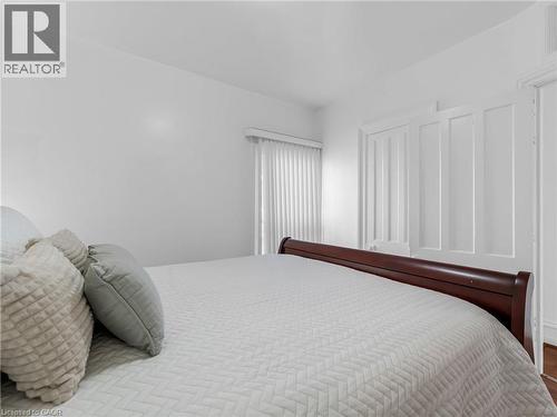 93 Murray Street E, Hamilton, ON - Indoor Photo Showing Bedroom