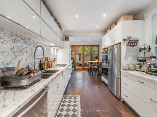 14 Tranby Avenue, Toronto, ON - Indoor Photo Showing Kitchen With Double Sink With Upgraded Kitchen