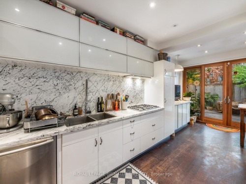 14 Tranby Avenue, Toronto, ON - Indoor Photo Showing Kitchen With Double Sink With Upgraded Kitchen