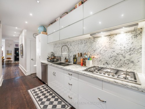 14 Tranby Avenue, Toronto, ON - Indoor Photo Showing Kitchen With Double Sink With Upgraded Kitchen