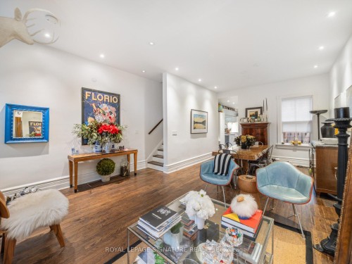 14 Tranby Avenue, Toronto, ON - Indoor Photo Showing Living Room