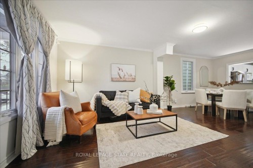 171 Paling Avenue, Hamilton, ON - Indoor Photo Showing Living Room