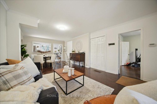 171 Paling Avenue, Hamilton, ON - Indoor Photo Showing Living Room