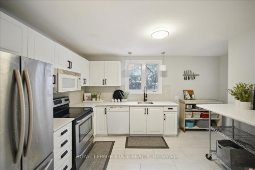 171 Paling Avenue, Hamilton, ON - Indoor Photo Showing Kitchen