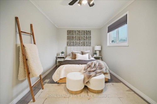 171 Paling Avenue, Hamilton, ON - Indoor Photo Showing Bedroom