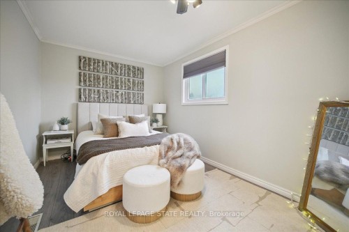 171 Paling Avenue, Hamilton, ON - Indoor Photo Showing Bedroom