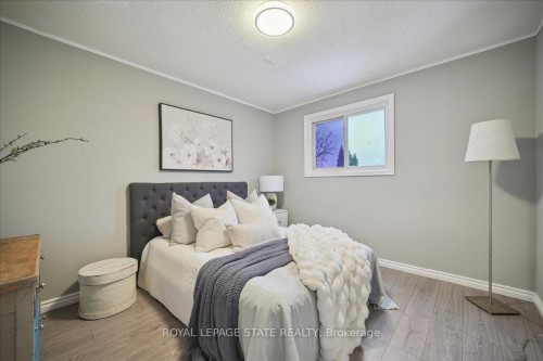 171 Paling Avenue, Hamilton, ON - Indoor Photo Showing Bedroom
