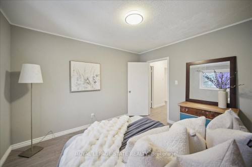 171 Paling Avenue, Hamilton, ON - Indoor Photo Showing Bedroom