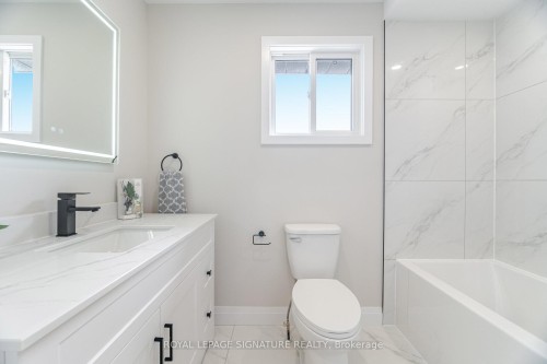 2392 Arnold Crescent, Burlington, ON - Indoor Photo Showing Bathroom