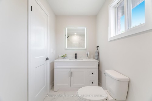 2392 Arnold Crescent, Burlington, ON - Indoor Photo Showing Bathroom