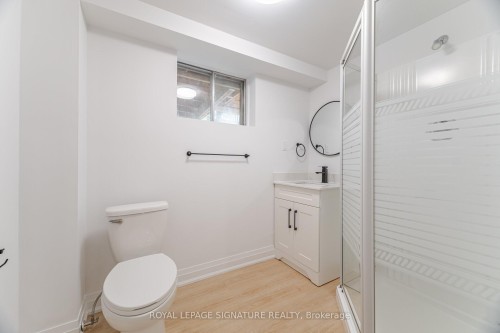 2392 Arnold Crescent, Burlington, ON - Indoor Photo Showing Bathroom