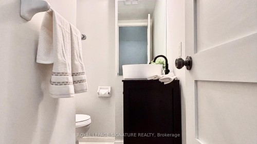 627-3 Everson Drive, Toronto, ON - Indoor Photo Showing Bathroom
