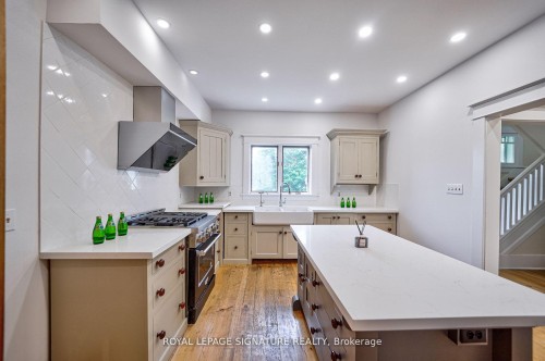 424 8Th Concession Road, Hamilton, ON - Indoor Photo Showing Kitchen With Upgraded Kitchen