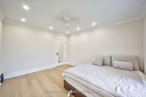 424 8Th Concession Road, Hamilton, ON - Indoor Photo Showing Bedroom