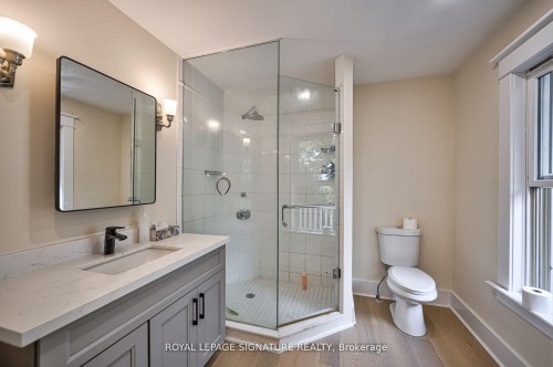 424 8Th Concession Road, Hamilton, ON - Indoor Photo Showing Bathroom