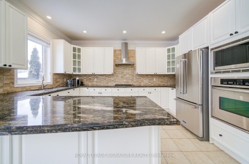 1534 Craigleith Road, Oakville, ON - Indoor Photo Showing Kitchen With Stainless Steel Kitchen