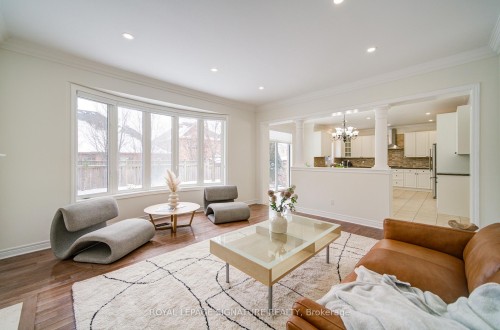 1534 Craigleith Road, Oakville, ON - Indoor Photo Showing Living Room