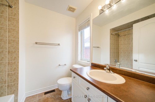 1534 Craigleith Road, Oakville, ON - Indoor Photo Showing Bathroom