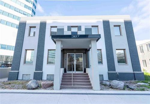 387 Broadway Ave, Winnipeg, MB 