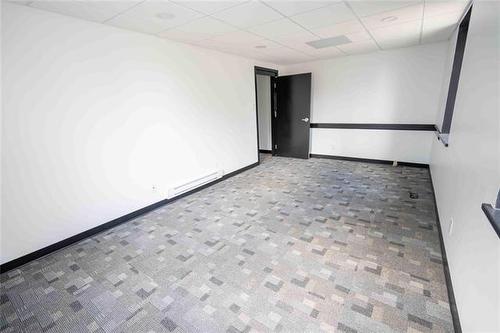 387 Broadway Ave, Winnipeg, MB 