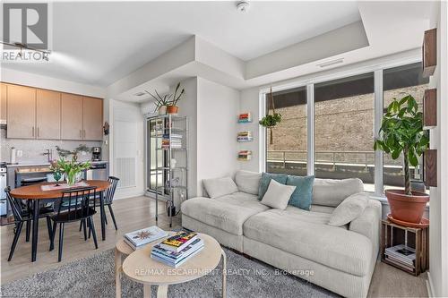 415 - 212 King William Street, Hamilton, ON - Indoor Photo Showing Living Room