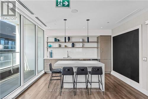 415 - 212 King William Street, Hamilton, ON - Indoor