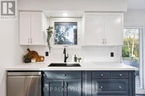 7429 Sideroad 20 Side Road, Mapleton, ON - Indoor Photo Showing Kitchen