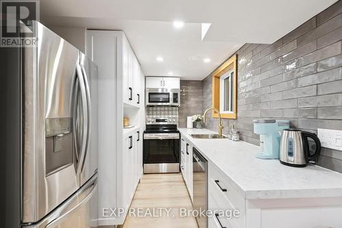 7429 Sideroad 20 Side Road, Mapleton, ON - Indoor Photo Showing Kitchen With Upgraded Kitchen