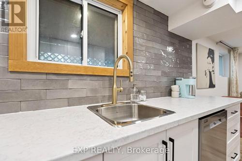7429 Sideroad 20 Side Road, Mapleton, ON - Indoor Photo Showing Kitchen
