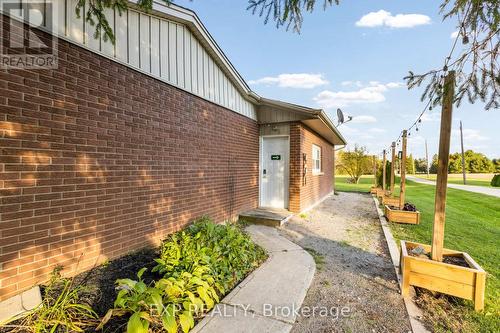 7429 Sideroad 20 Side Road, Mapleton, ON - Outdoor