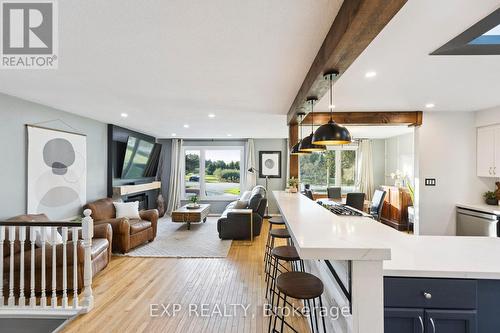 7429 Sideroad 20 Side Road, Mapleton, ON - Indoor