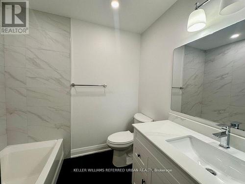 Main - 906 Marinet Crescent, Pickering, ON - Indoor Photo Showing Bathroom