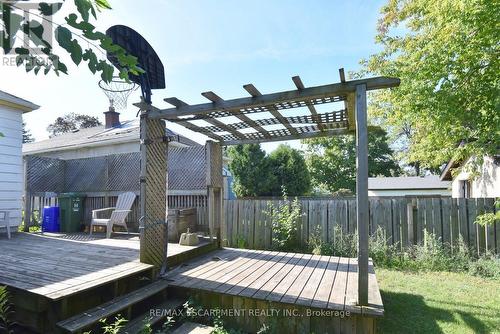 82 East 38Th Street, Hamilton, ON - Outdoor With Deck Patio Veranda