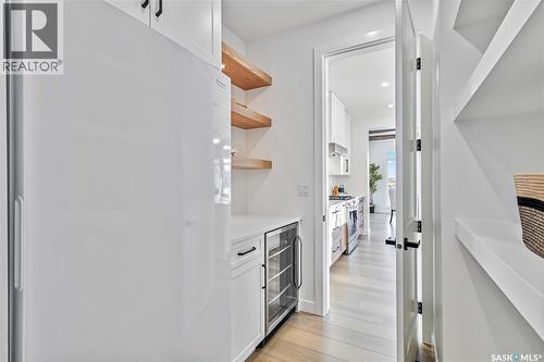 327 Woolf Bay, Saskatoon, SK - Indoor