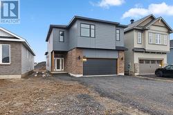 405 VENTOUX AVENUE  Ottawa, ON K4A 5M1