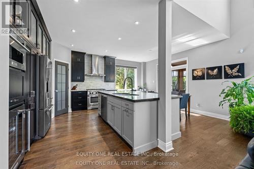 133 Arbourbrook Boulevard, Ottawa, ON - Indoor Photo Showing Kitchen With Stainless Steel Kitchen With Upgraded Kitchen