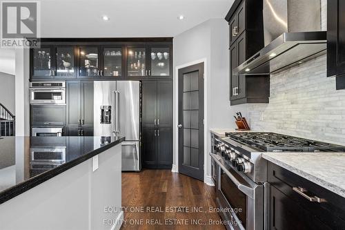 133 Arbourbrook Boulevard, Ottawa, ON - Indoor Photo Showing Kitchen With Stainless Steel Kitchen With Upgraded Kitchen