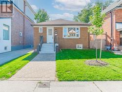 MAIN - 29 MORLAND ROAD  Toronto, ON M6S 2M7