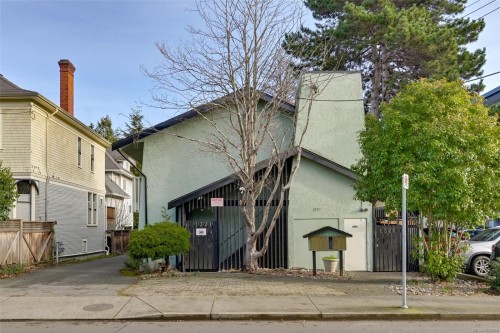 1321 Fernwood Rd  Victoria, BC V8V 4P5