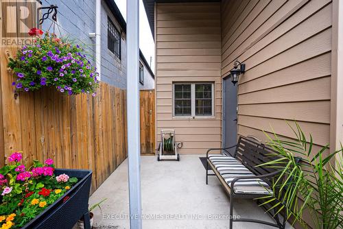 582 Upper James Street, Hamilton, ON 