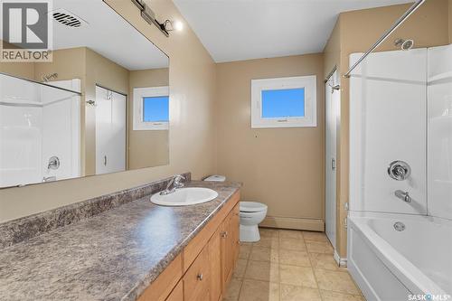 Deneiko Acreage, Usborne Rm No. 310, SK - Indoor Photo Showing Bathroom