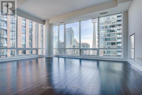 3407 - 295 Adelaide Street W, Toronto, ON - Indoor