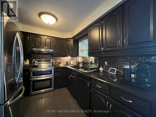2639 Hayford Court, Mississauga, ON - Indoor Photo Showing Kitchen
